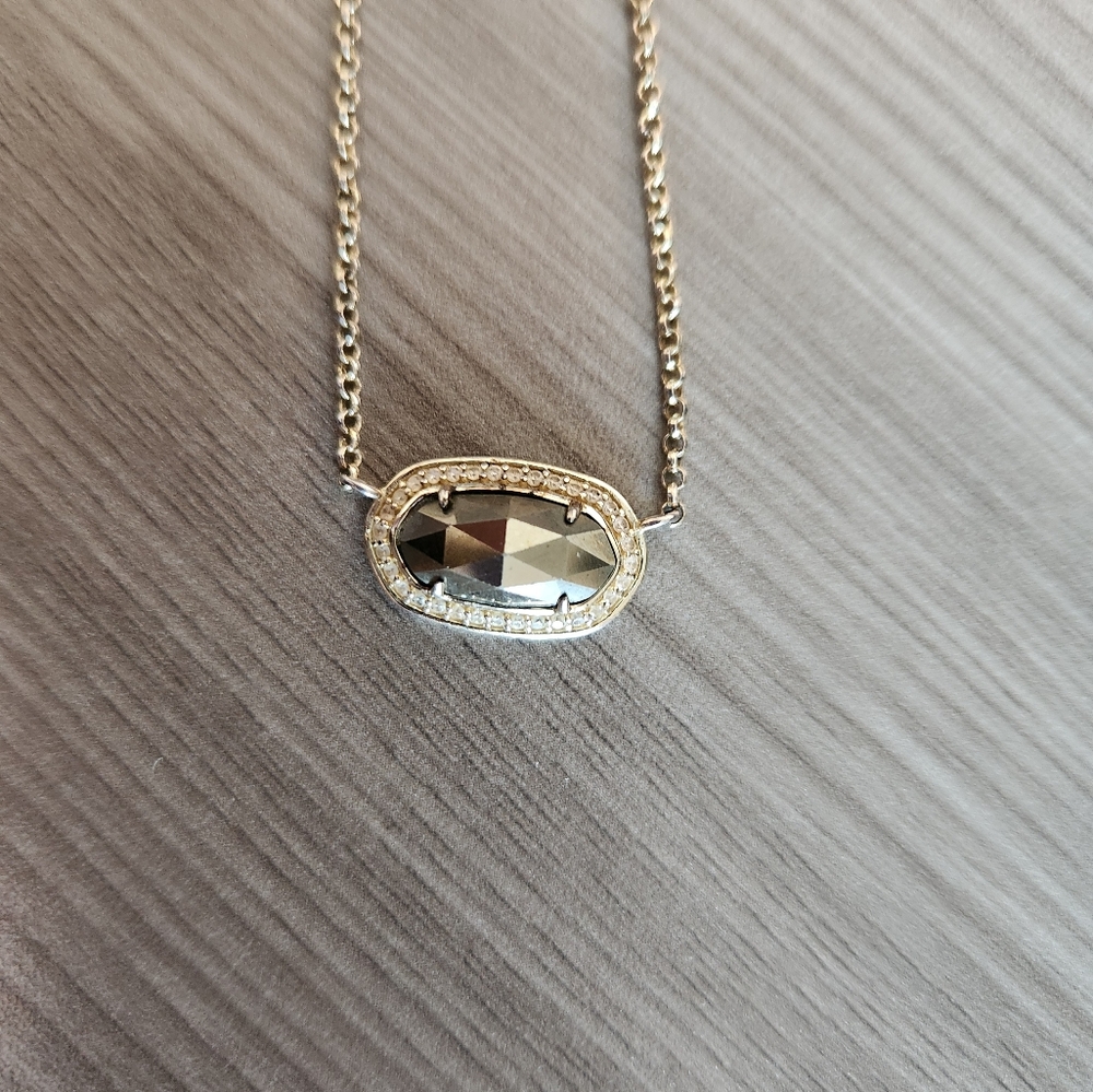 Gold Kendra Scott necklace